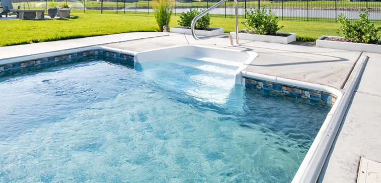 Kan man sätta pooltrappor i en befintlig pool