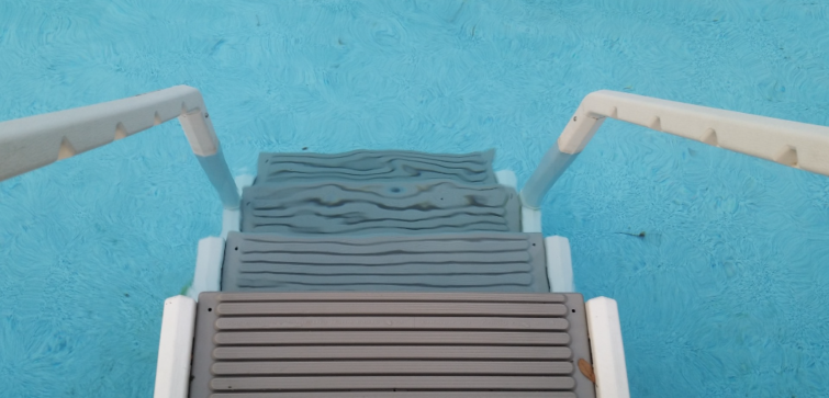 Vad ska jag tänka på när jag köper en poolstege